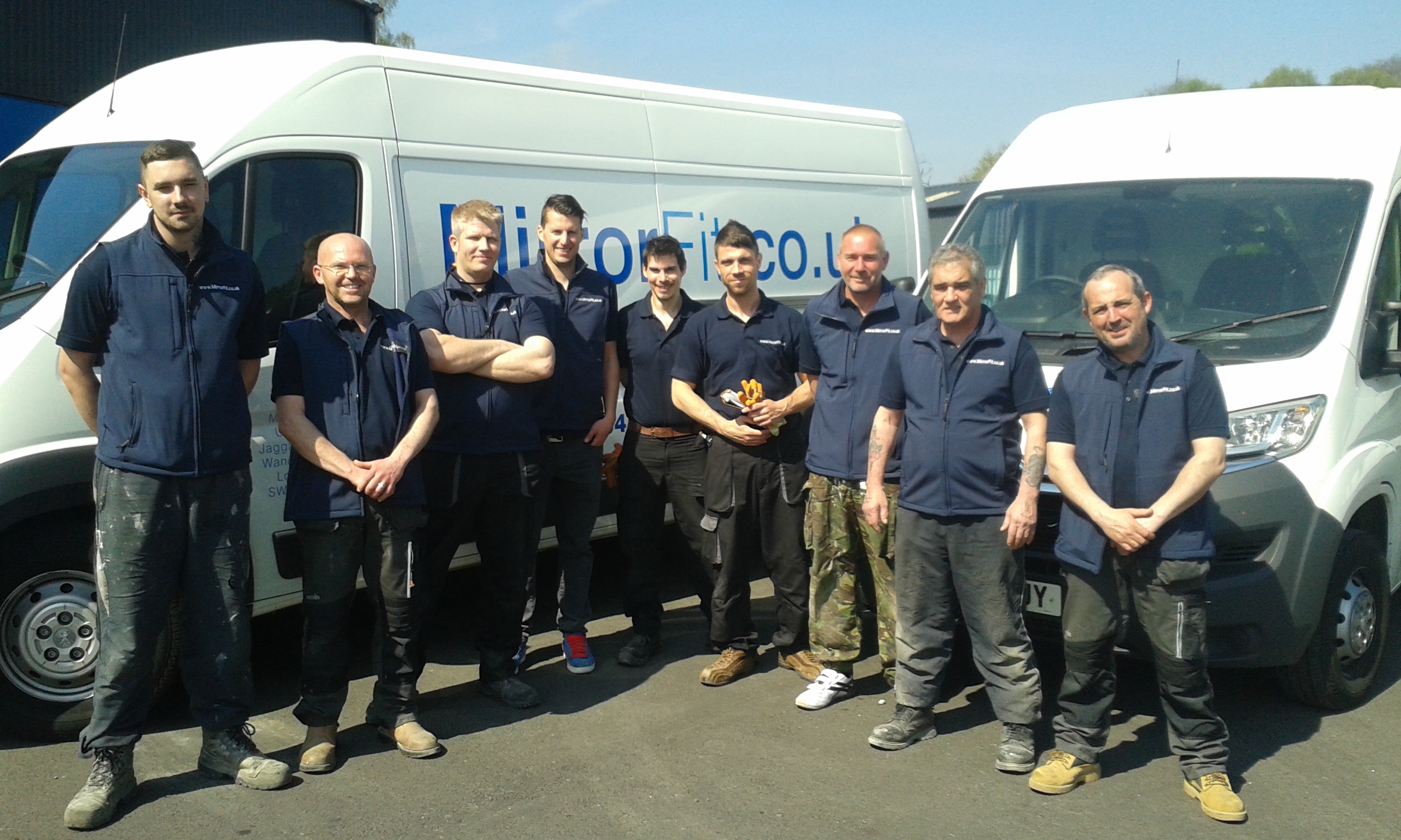 Mirror and glass delivery UK by MirrorFit drivers and van