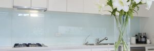 glass splashbacks kitchen buyers guide